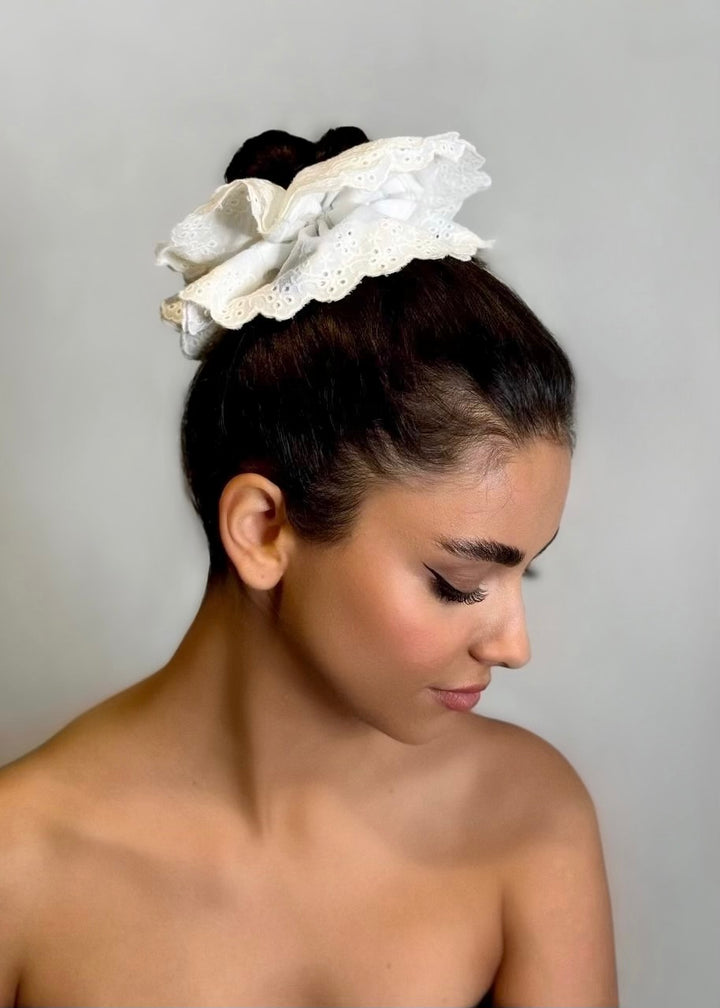 Broderie Anglaise Haargummi